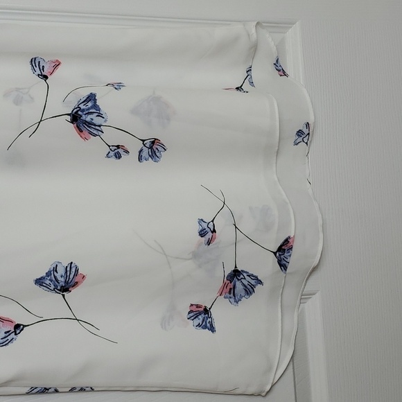 Reitmans Floral Button Front Tank Top  Size XS - Picture 3 of 9